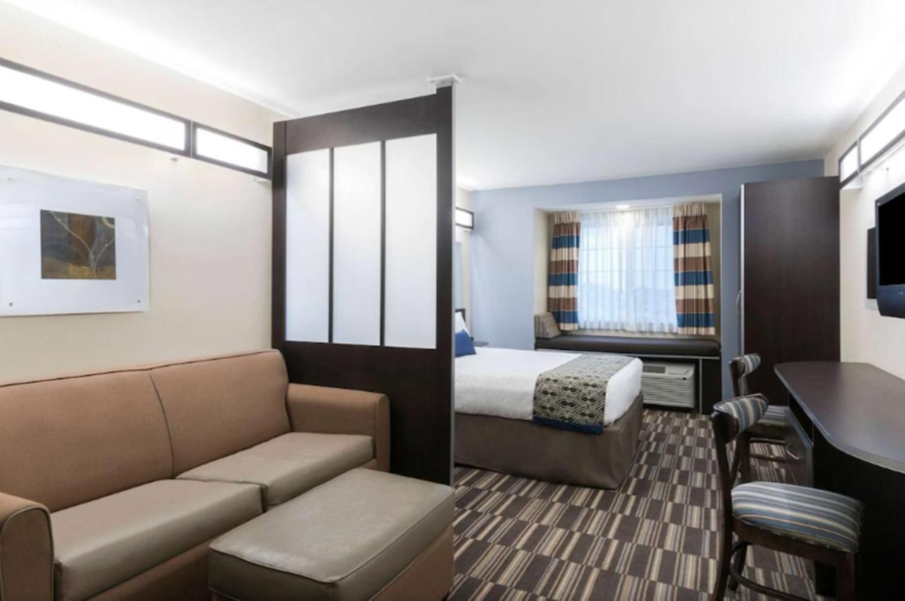 Microtel Inn And Suites Baton Rouge Airport Buitenkant foto