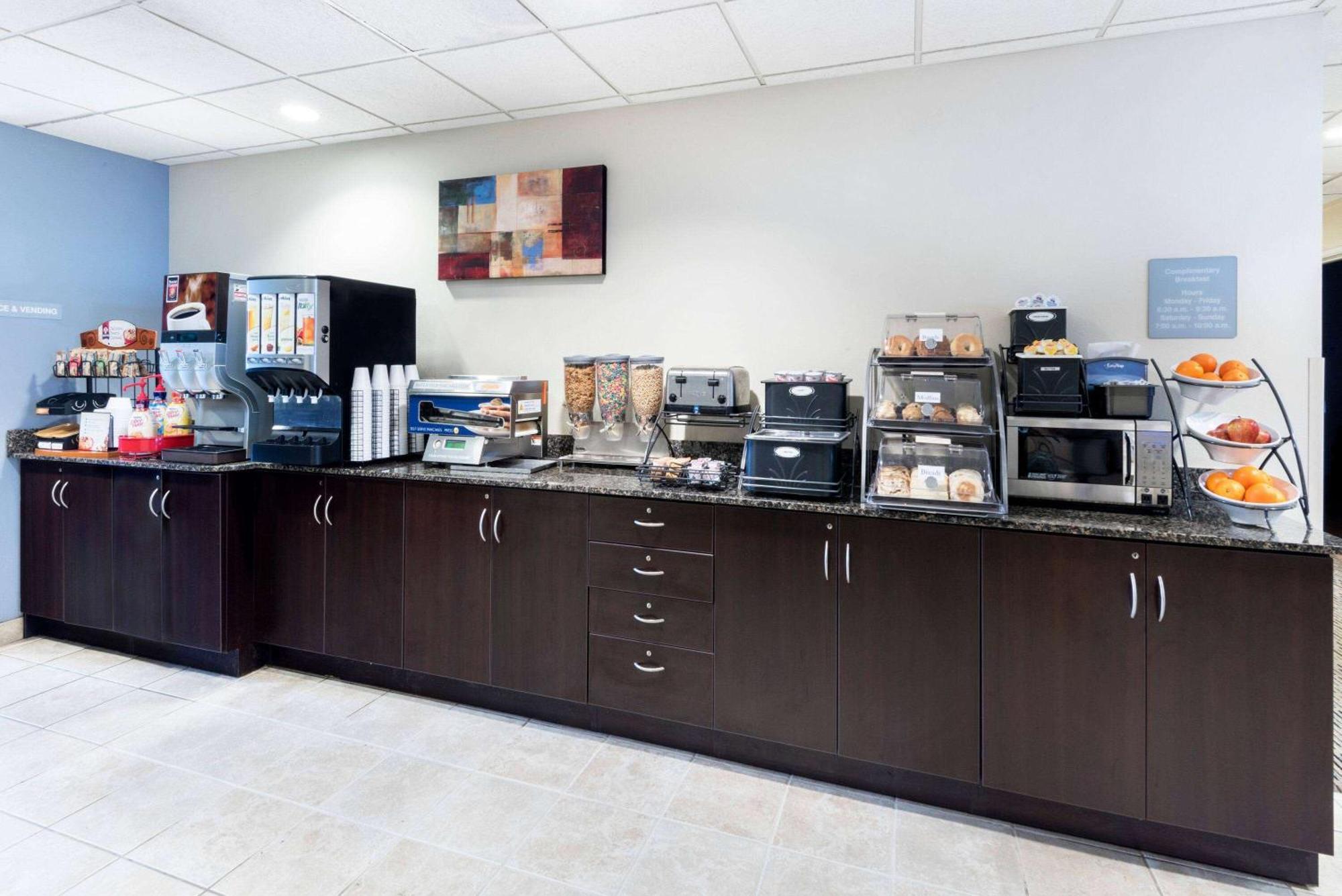 Microtel Inn And Suites Baton Rouge Airport Buitenkant foto